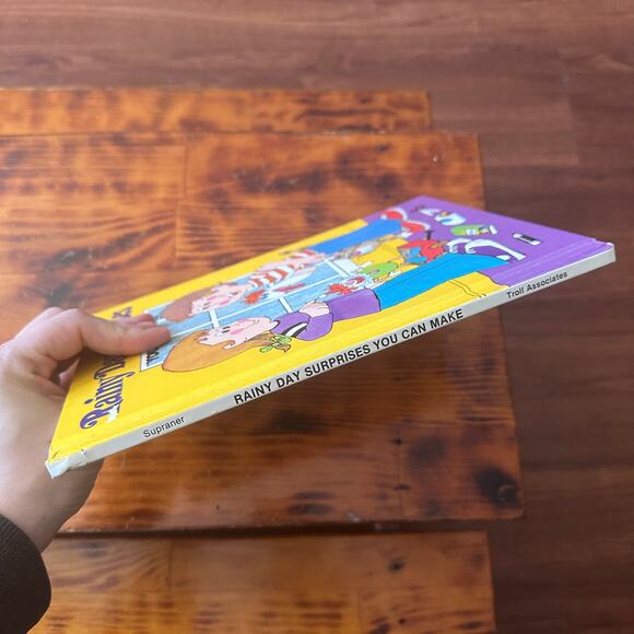 Vintage 1981 Rainy Day Surprises You Can Make Hardcover Book - Picture 10 of 10